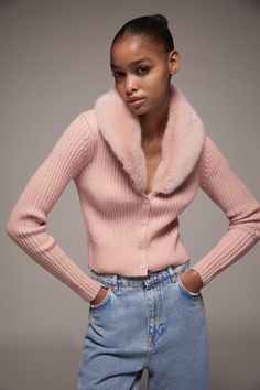 Pink Fur Collar Cardigan, Womens Fur Sweater, Zara Winter Cardigan, Chic Zara Sweater For Winter, Fitted Feminine Cardigan, Feminine Fitted Fall Cardigan, Fitted Feminine Fall Cardigan, Fitted Feminine Cardigan For Fall, Feminine V-neck Fall Outerwear