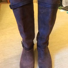 Tall Leather Fry Engineer Boots. Adjustable Top Strap To Tighten Or Loosen Calf. Boots Look Amazing With Skinny Jeans And Leggings. Well Crafted & Designed To Look Better With Age. Will Definitely Last A Lifetime. Boots Look, Engineer Boots, Frye Shoes, Calf Boots, Moto Boots, To Look, Adjustable Straps, Engineering, Leggings