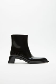 Pull on ankle boots feature a square pointed-toe and block heel crafted from rubber, detailed with a debossed Acne Studios logo on the side. Soap Boot W Studio Logo, Winter Essentials, Denim Outfit, Small Leather Goods, On The Side, Black Ankle Boots, Luggage Bags, Amazing Jewelry, Black Boots