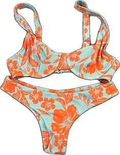 Kulani kinis floral bikini Outer Banks Vacation, Underwire Top, Clean Clothes, Baby Animals Funny, Animals Funny, Summer Ideas, Outer Banks, Aesthetic Outfits, Baby Animals