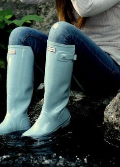 baby blue wellies Hunter Wellies, Boating Outfit, Hunter Rain Boots, Blue Rain, Bleu Turquoise, Rubber Boots, Shoe Closet, On The Ground, Shoe Obsession