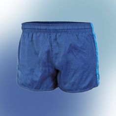 Original training shorts, used by the German Bundeswehr. The waist shorts have a wide elastic band and a drawstring. From the inside they are lined with a pleasant lining (100% cotton). Their length is about 28 - 32 cm. The outer shorts are made of a material composed of 68% polyester, 32% viscose. Depending on the manufacturer, the percentage composition of the material may vary slightly. Condition: used, with traces of use and storage Training Shorts With Elastic Waistband, Cotton Athletic Shorts For Training, Jogging Shorts With Elastic Waistband, Cotton Shorts With Elastic Waistband For Sports, Cotton Training Shorts, Casual Nylon Shorts For Sports Events, Cotton Jogging Shorts, Compressive Training Shorts, Blue Functional Training Shorts