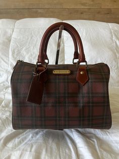 In gorgeous vintage condition! Vintage Polo Ralph Lauren Plaid Burgundy Crossbody Boston Bag Leather Trim. Zip Inner Pocket Dimensions: L 11 1/2" x H 9 1/4" x W 6 3/4" Vintage Ralph Lauren Bag, Dark Academia Bag, Thrift Manifestation, Ralph Lauren Plaid, Spencer Hastings, Ralph Lauren Bags, Earthy Outfits, Emotional Baggage, Trendy Hairstyle