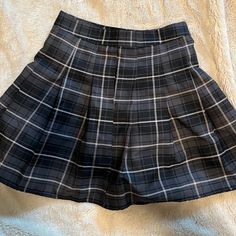 New Without Tags School Girl Skirt Classic Pleated Miniskirt With Zipper And Button Closure Fabric Has Some Structure To Keep Shape Poly Spandex Blend 17” From Top Of Waistband To Hem (Measured At Center Or Garment Pleated Miniskirt, Skirt School, Black Plaid Skirt, Shein Skirts, Gray Skirt, Red Riding Hood, Plaid Skirts, School Outfit, Black Plaid