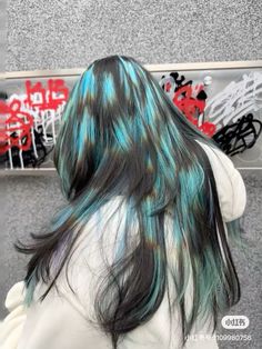 Cool Hair Dye Colors, Dyed Jellyfish Hair, Unique Hair Dye Patterns, Blue Stripes Hair, Hair Dye Designs, Unique Hair Color, Dip Dye Hair, Hair Color Unique, Dyed Hair Inspiration