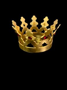 Economic Royal Crown in Brass Assembled in Gold Galvanic Bath Royal Gold Tall Crown, Royal Gold Crown With Pinched Shape, Black And Gold King Crown, Metal King Crown, Brass Crown, Eagles Nfl, Crown Royal, Art Objects, Objet D'art