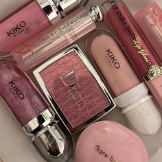 Pink Makeup Aesthetic Products, It Girl Makeup, Aesthetic Lipstick, Primark Makeup, Lip Injection Lip Gloss, Makeup Lipgloss, Revlon Lipstick, Body Hygiene, Eye Makeup Designs