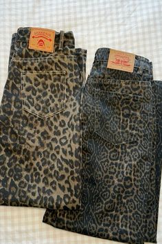 Lepord Print Jeans Outfits, Leopard Print Style, Cheetah Print Jeans, Cheetah Print Jeans Outfit, Cheetah Jeans Outfit, Cheetah Print Clothes, Print Jeans Outfit, Cheetah Jeans, Leopard Clothes