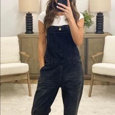 Size Large Purchased From Talulah Boutique Never Worn, Tags Attached Black Overalls Outfit Aesthetic, Black Overalls Outfit, Overalls Outfit Aesthetic, Black Denim Overalls, Large Pants, Overalls Outfit, Black Overalls, Outfit Aesthetic, Denim Overalls