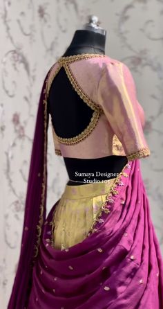 Maggam Designs, Fashionable Saree, New Saree Blouse Designs, Fashionable Saree Blouse Designs, Trendy Blouse, Saree Blouses, Blouse Neck, Blouse Style, Trendy Blouses