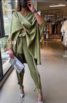 Mode Kimono, Mode Abaya, Moda Vintage, Looks Chic, Look Fashion, Modest Fashion, Classy Outfits, Suits For Women