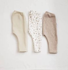 Super comfortable baby leggings available in different sizes. The pants have a high waist and a very elastic rubber, no pressure. The pants are made of organic cotton jersey Oeko Tex Standard 100. A very soft and comfortable fabric.💕🤗 You can now also order via our website www.vintageliebe.com With the code: Vintageliebe you will receive a 10% discount on your order as a welcome greeting. Baby Leggings, Girls Leggings, Site Internet, Outfits With Leggings, High Waist, Favorite Outfit, Organic Cotton, Girl Outfits, High Waisted