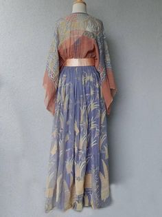 1971 Zandra Rhodes "Japan and Lovely Lilies" Collection Maxi Dress w/Belt 4 Vintage Fashion 1970, Pirate Costumes, Medieval Gown, Fashion Goth, Hippie Clothing, Satin Sash, Overbust Corset