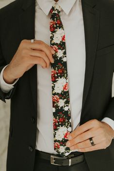 Crimson Rose, Semi Formal Attire, Trendy Boy Outfits, Groom And Groomsmen Attire, Fairy Wedding, Future Wedding Plans, Cool Ties, Groomsmen Attire, Groom Style