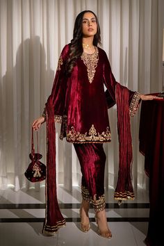 Fashion Career Aesthetic, Fashion Boutique Interior, Ansab Jahangir, Diwali Fashion, Career Aesthetic, Croquis Fashion, Fashion Week Dresses