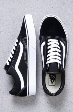 Vans Shoes Outfit, Vans Oldschool, Urban Sneakers, Mens Vans Shoes, Vans Old School, Cute Vans, Shoes Wallpaper, Urban Shoes, Tenis Vans