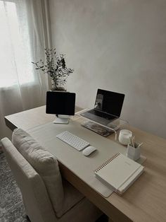 Built In Desk Apartment, Aesthetic Office Minimalist, Lime Wash Desk, Desk Setup Clean, Wfh Desk Aesthetic, Study Decor Aesthetic, Desk Setup 2 Monitors And Laptop, Medical School Desk Set Up, Apartment Office Aesthetic