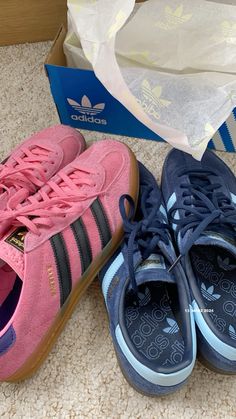 Pink And Navy Spezial Adidas, Addias Shoes, Adidas Girl, Adidas Outfit, Navy Shoes