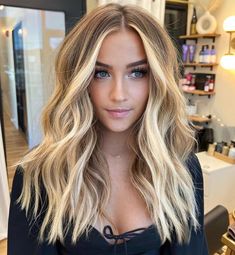 Blonde Balayage Face Framing Layers, Ombre With Face Framing Highlights, Mid Length Hair With Extensions, Bold Blonde Balayage, Blonde Hair Color Money Piece, Mid Length Extensions, 2023 Haircuts Women, Lived In Blonde With Money Piece, Lived In Blonde Short Hair