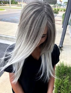 Silver Blonde Ombre, Stop Grey Hair, Blonde Ombré, Blond Balayage, Best Hair Oil, Silver Hair Color