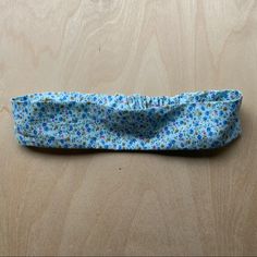 Floral Stretchy Headband Blue Calico Handmade Sewn Headband Elastic In The Back Portion Looks Like Brandy Melville/Pretties Headband Elastic, Accessories Blue, Stretchy Headbands, Fabric Headbands, Brandy Melville, Blue Floral, Brandy, Color Blue, Hair Accessories