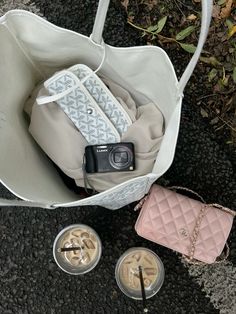 Inside my bag essentials 📷☕️
#pinkaesthetictheme #pinkootd #ootd #ootdinspo #pink #fashion #aesthetictumblr #instagram #pinkcore #outfits Bag Essentials, Essential Bag, Aesthetic Themes, Clean Girl, Pink Fashion, Bag Accessories, Ootd, Pink