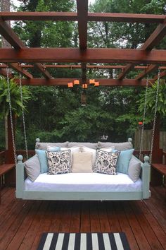 aesthetic garden swing design ideas modern Bed Swing Porch, Diy Porch Swing Bed, Garden Swings, Handcrafted Bed, Porch Swing Bed