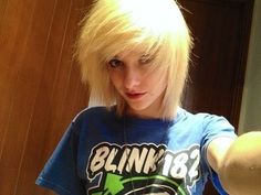 Scene Kid Hair, Short Emo Hair, Scene Haircuts, Emo And Scene, Short Scene Hair, Scene Girl, Scene Outfits