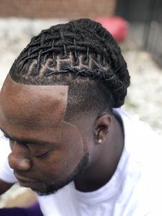 High Top Loc Styles For Men, Medium Loc Styles For Men, Male Loc Styles, Men’s Loc Styles, Master Cosmetologist, Dreadlocks Updo, Alt Guys