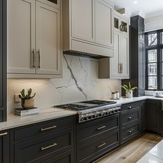 30 Gorgeous Two tone kitchen cabinets you need to see - Unique Design Blog Gray Kitchen Cabinets With Black Island, Two Tone Kitchen Cabinets Iron Ore, Transitional Kitchens With White Cabinets, Kitchen With 2 Color Cabinets, 2 Tone Cabinets Kitchen Paint Colors, Kitchen Design Two Tone Cabinets, Black And Tan Kitchen Cabinets, Black And Cream Kitchen Cabinets, Kitchen 2 Tone Cabinets