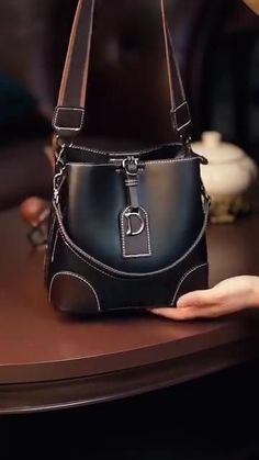 Leather Bag Design, Perfect Handbag, Chic Handbags, Special Price, Fashion Handbags, Shoulder Bag Women, Leather Handbags, Bags Women, Fashion Bags