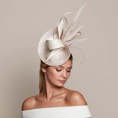 An outstanding creation from our Wiltshire design studios. A hand formed sisal base, trimmed with a mixture of elegant pheasant and goose feathers. A luxury wedding hat, or a headpiece fit for the Royal Ascot enclosure. Aida - One size. Need a different colour or a customised piece? Often our pieces are available in multiple colourways - please select which colour you require from the menu (if present), upon ordering. If you can't see a particular colour here, we offer a bespoke colour-matching Ladies Wedding Hats, Melbourne Cup Fashion, Fascinator Hats Outfit, Fascinator Hats Wedding, Bespoke Hats, Royal Ascot Hats, Luxury Hair Accessories, Luxury Hats, Ascot Hats