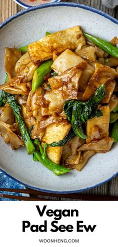 Vegan Pad See Ew Vegan Rice Noodles, Vegan Pad See Ew, Pad See Ew Noodles, Chow Fun Recipe, Veggie Entrees, Chow Fun, Soy Sauce Rice, Vegetarian Asian, Vegan Pad Thai