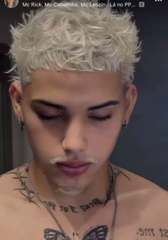 Fem Boy Aesthetic, Platinum Blonde Hair Men, Cabello Aesthetic, Buzz Cut For Men, Pretty Brown Hair, Dominican Hair, Zayn Malik Hairstyle, Hairstyles Thick Hair, Hair And Glasses