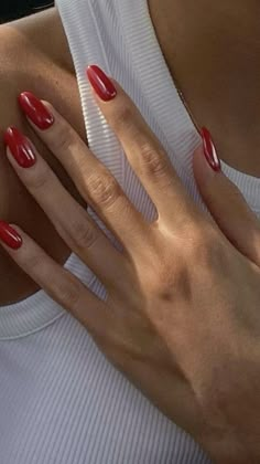 #aesthetic #cleangirl #girlhood #nails Nails London, Red Summer Nails, Pink Chrome Nails, Red Chrome, Chrome Nails Designs, Pearl Nails, Metallic Nails, New Nails