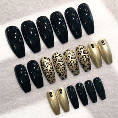 *Leopard Print Fake Nails * Faux Nails * Glue On Nails * Black Nails * Gold Nails *Leopard Print * Animal Print * Long Coffin Nails * Gloss Nails* This listing is for 20 faux nails in the design pictured above. Since we hand make each set, the designs may not be an exact match. Your order will include: 20 faux nails in total. This means you will receive 10 pairs of nails in 10 different sizes (0-9) to ensure that you will find a perfect match. Detailed instructions and tips are also included. We Gold Leopard Nails, Gloss Nails, Faux Nails, Long Nail Designs, Leopard Nails, Coffin Nails Long, Nails Black, Gradient Nails, Holographic Nails