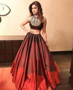 Indian Lehenga, Crop Top Dress, Indian Couture, Indian Designer Outfits, Lehenga Designs, Indian Attire