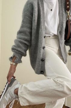 11 Classic Spring Outfit Ideas That Exude Quiet Luxury — Viveura Mode Over 50, Old Money Summer Outfits, Vestiti In Jeans, Old Money Summer, Women Outfit, Quiet Luxury, 2023 Fashion