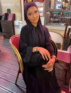 Hijabi Baddie, Black Princess Aesthetic, Moroccan Aesthetic, Hijabi Fits, Chica Cool, Muslim Couple Photography, All Black Fashion, Cute Modest Outfits