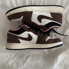 Women’s 6.5 Youth 5 No Box To Keep Shipping Cheap! Brown White Streetwear, Sportswear, Brown Dunks, White Streetwear, Streetwear Sportswear, Mocha Color, Shoes Air, Kids Jordans, Air Jordan 1 Low, Jordan 1 Low, Air Jordan 1