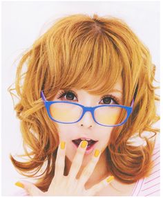 Tsubasa - love her glasses and blush Gyaru Fashion, Body Poses, Hair Designs, Pretty Hairstyles, Pretty Woman, Dyed Hair