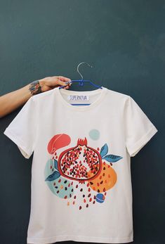 Fruit Shirt, Modern Clothes, Shirt Aesthetic, Shirt Art, Vintage T Shirts, Shirt Print Design, Painted Clothes, Aesthetic Clothing