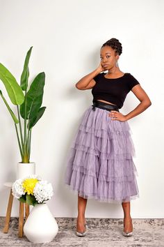 We're going mad for tulle! This tulle midi skirt will be a great addition to your wardrobe Ruffle Skirt Outfit, Tool Skirt, Tulle Fashion, Tulle Skirts Outfit, Layered Ruffle Skirt, Model Profile, Summer Sets, Business Professional Outfits, Tulle Midi Skirt