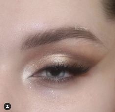 Brown Makeup Looks Blue Eyes, Makeup Looks Prom Formal, Straight Line Eyeliner, Makeup Inspo For Quince, Bridal Makeup With Eyelash Extensions, Champagne Color Makeup Looks, Simple Christmas Glam Makeup, Natural Prom Makeup Hooded Eyes, Makeup That Matches Green Dress