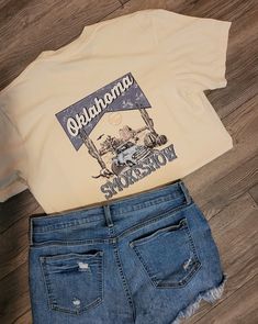 Zach Bryan Shirt Design, Zach Bryan Clothes, Zach Bryan Shirt Ideas, Western Style Clothing, Zach Bryan Shirt, Oversized Band Tee, Country Fits, Country Music Shirt, Country Tees