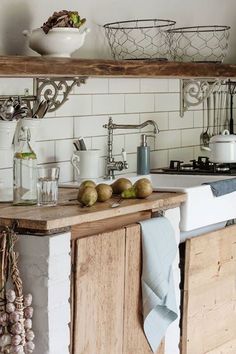 the kitchen counter is clean and ready for us to use