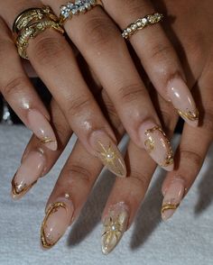 Gold Dusted Nails, Gold Detail Acrylic Nails, Simple Gold And White Nails, White Blue Gold Nails, Gold Nail Inspo Almond, Oval Gold Nails, Gold Airbrush Nails, White And Gold Long Nails, Gold Bottom Nails