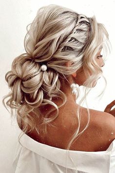 102 Wedding Hairstyles 21 Bun With Curls, Blonde Wedding Hair, Unique Wedding Hairstyles, Christmas Hairstyles, Wedding Hair Inspiration, Hairstyles Summer, Hair Summer, Wedding Hairstyles Updo, Smokey Eyes