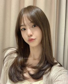 Asian Wispy Bangs Medium Hair, Asian Hairstyles Bangs, Wispy Bangs And Long Hair, Curtain Bangs With Front Bangs, Haircuts For Big Cheeks, Cute Long Haircuts With Bangs, Face Framing With Bangs, Frame Bangs, Bang Types