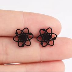 Unique Atom Black Stud Earrings. Perfect For Someone Who Loves Science Or Even A Teacher! Also Available In Silver Toned, Rose Gold Toned And Gold Toned. 45b Science Earrings, Heart Piercing, Threader Earrings Gold, Black Stud Earrings, Blue Dangle Earrings, Turquoise Earrings Dangle, Chunky Earrings, Black Stud, Earring Stud